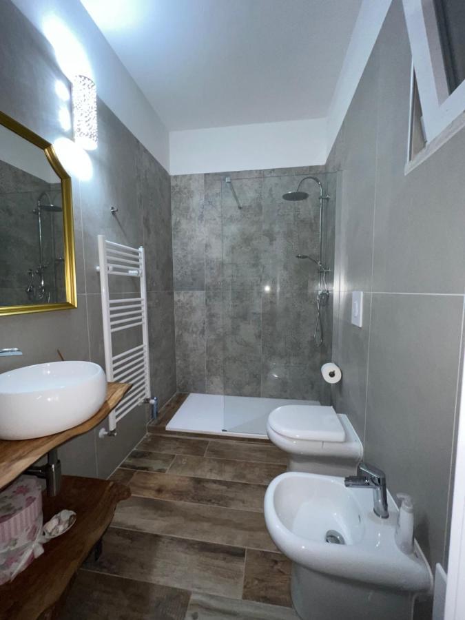 A Due Passi Da Hotell Formia Exteriör bild