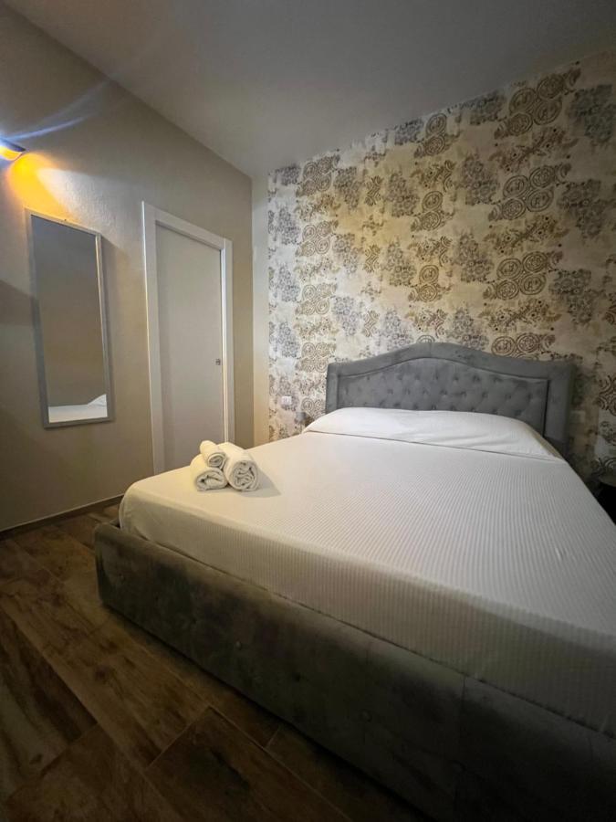 A Due Passi Da Hotell Formia Exteriör bild